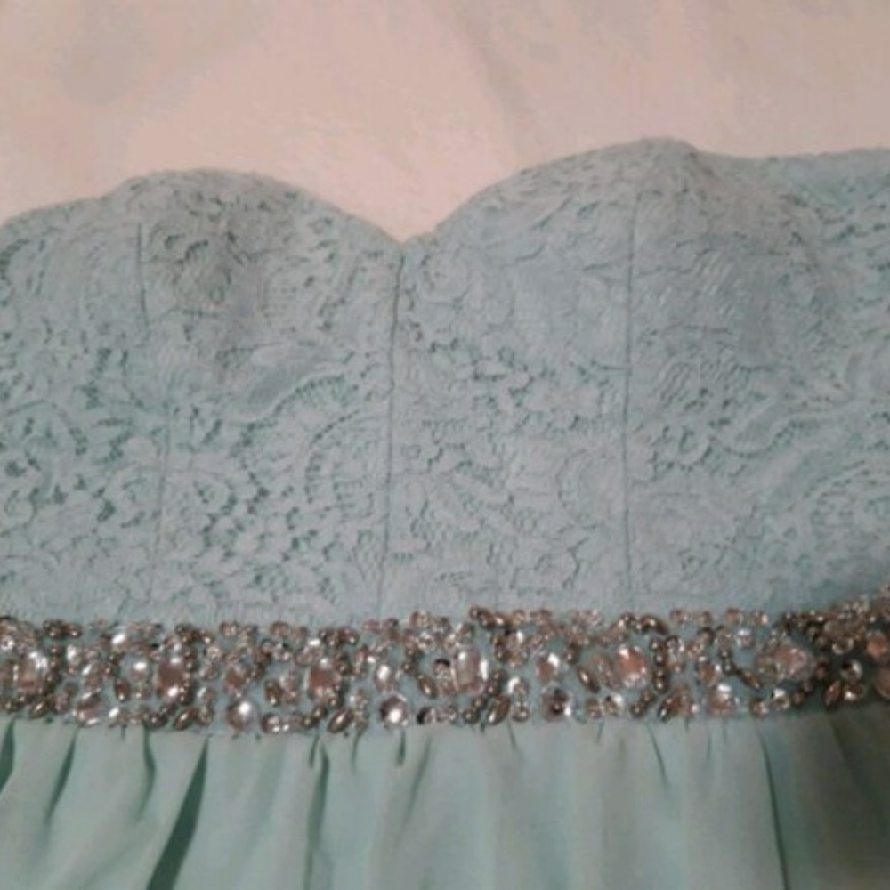 Dress - Picture 2 of 2
